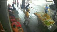 Vídeo: gari é agredido após ser acusado de atrapalhar roubo de bicicleta