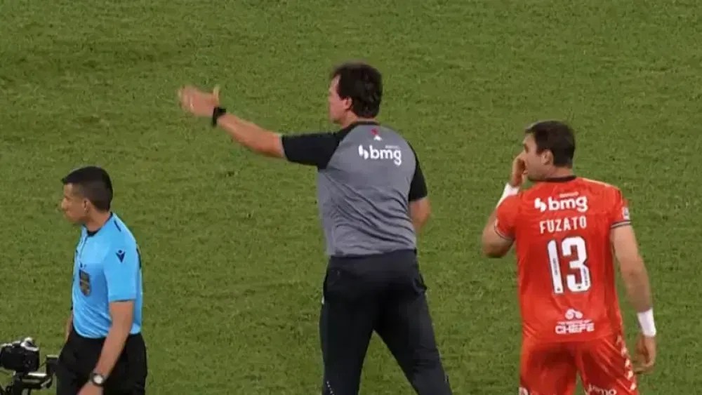 Diniz é expulso em final da Copa do Brasil