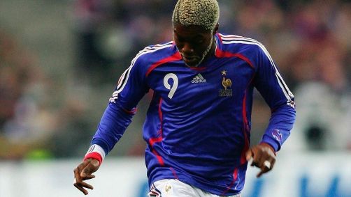 Djibril Cissé jogando pela França