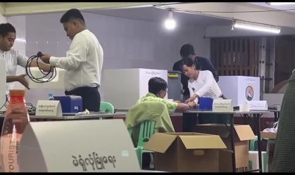 Junta militar de Mianmar realiza eleições contestadas durante guerra civil