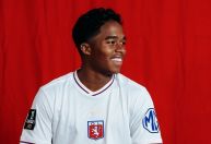 Novo reforço do Lyon, Endrick chega à França e bate recorde nas redes sociais