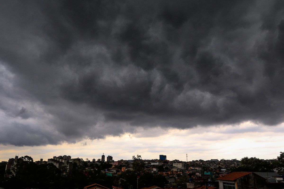 Vendavais de até 100 km/h são favorecidos por impactos do El Niño no Brasil