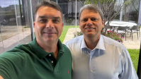 Tarcísio prometeu apoio total a Flávio “na hora certa”, diz Filipe Sabará