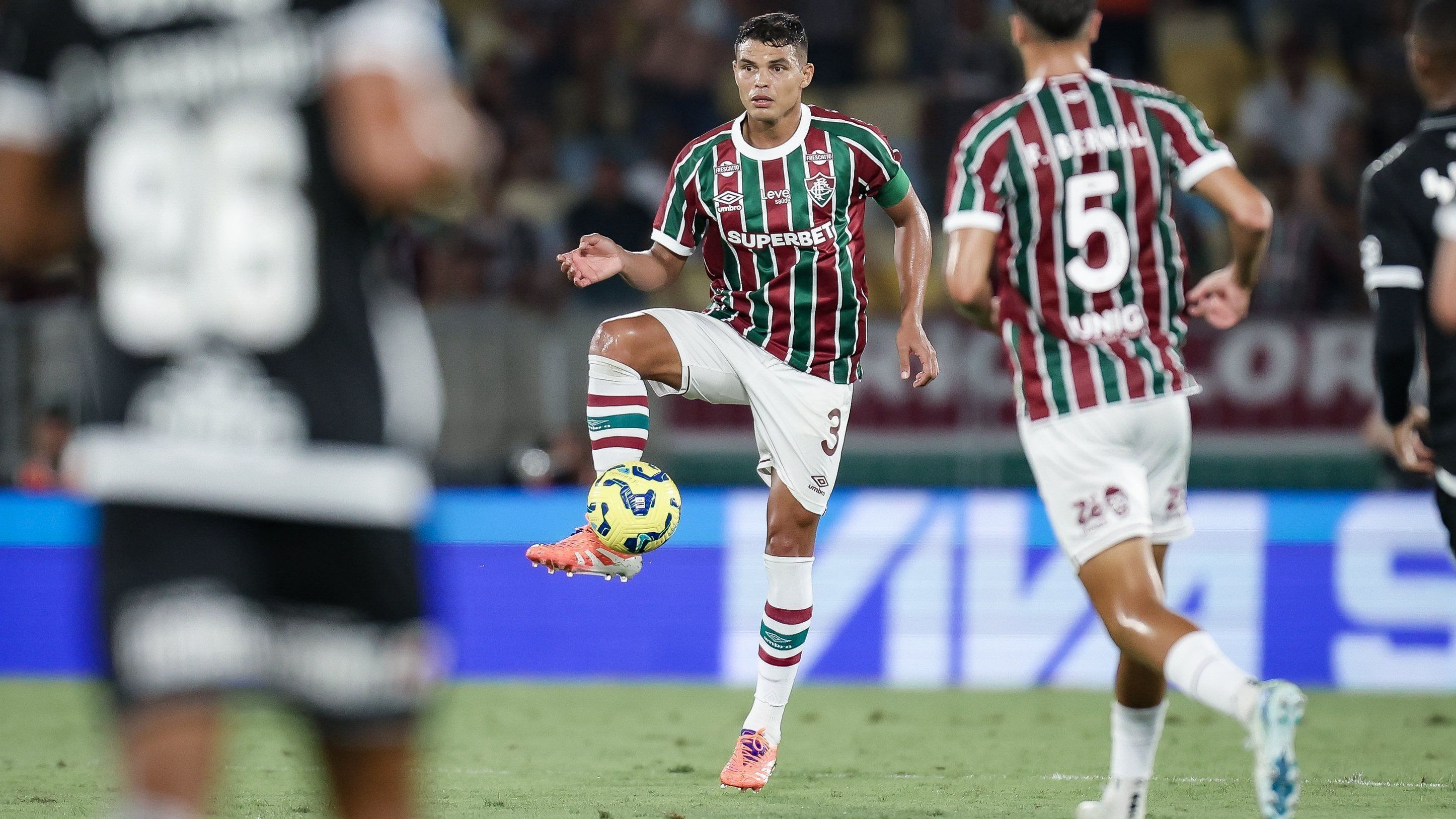 Thiago Silva durante partida contra o Vasco