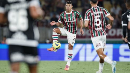 Thiago Silva durante partida contra o Vasco
