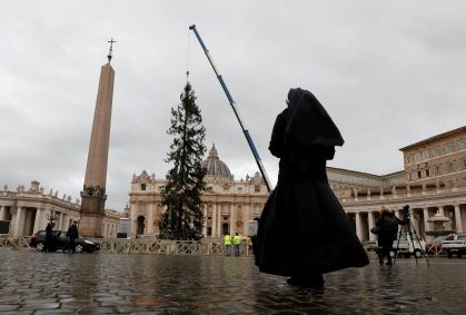Vaticano vota contra permissão para mulheres servirem como diaconisas