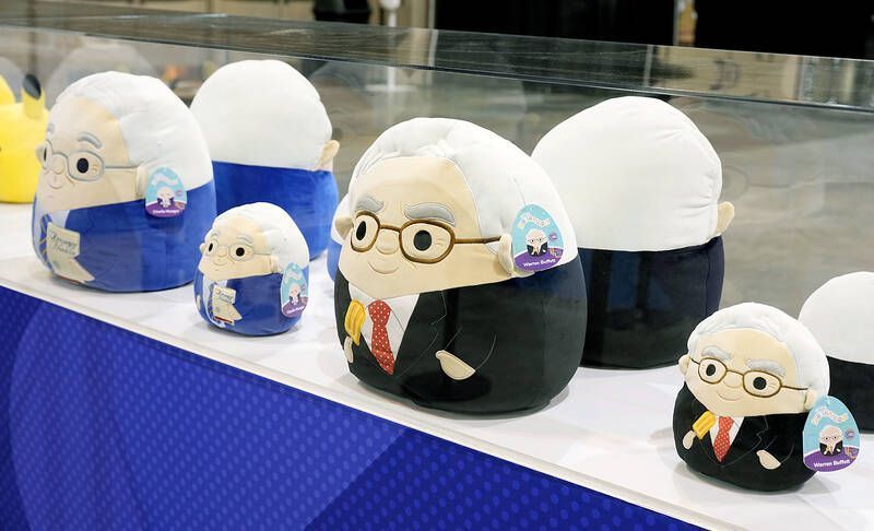 Squishmallows de Warren Buffett e Charlie Munger