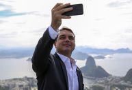 Análise: Flávio Bolsonaro veste camisa de anti-Lula