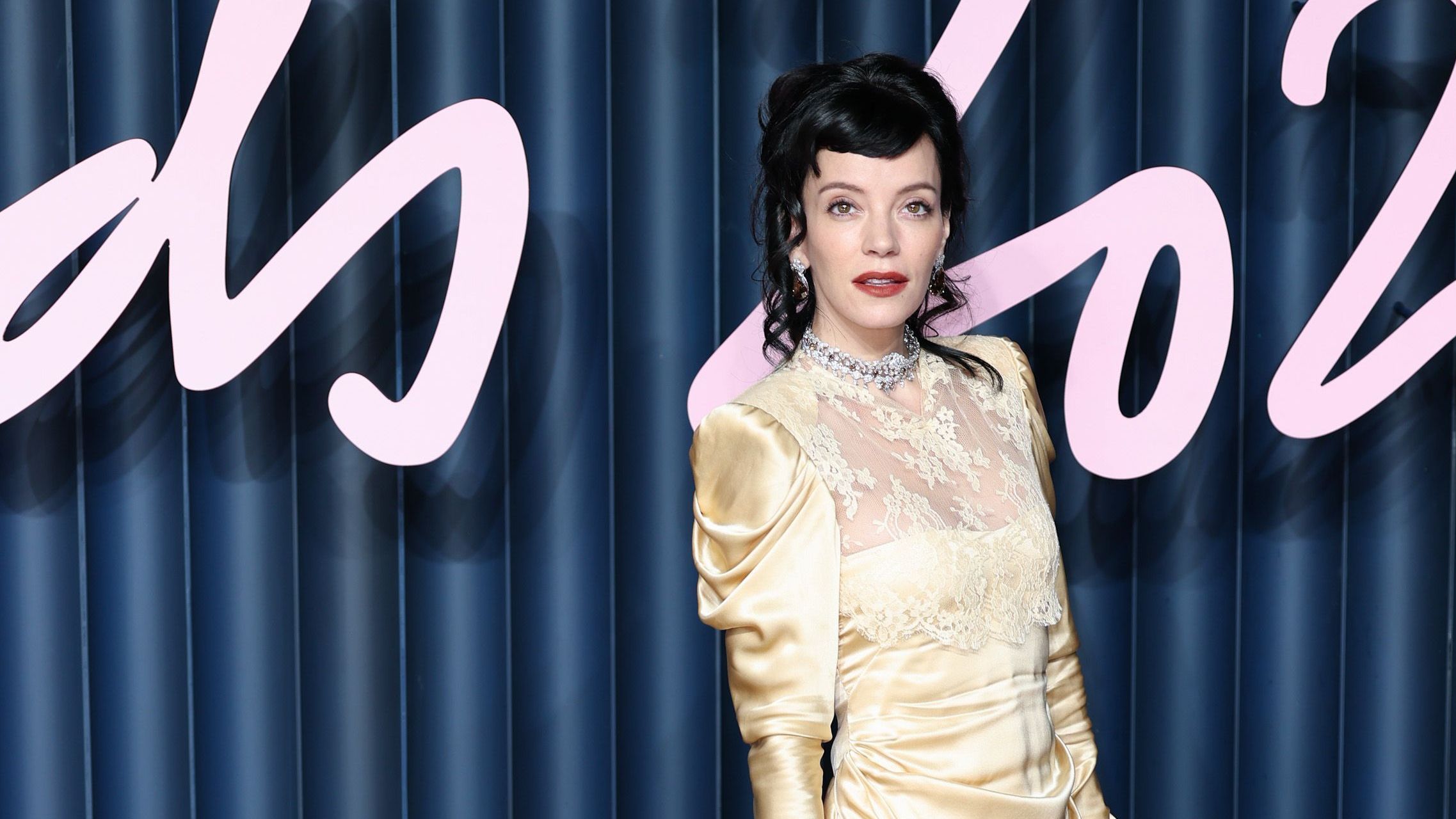 Lily Allen diz que álbum dá voz a ​