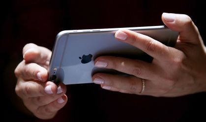 Apple Unveils iPhone 6
