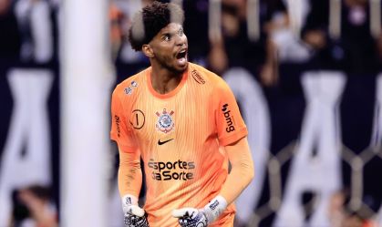 Hugo Souza atrai clubes de fora, mas Corinthians tem Copa como trunfo