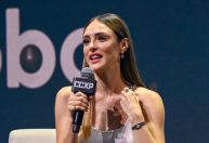 Isabelle Drummond vive vilã em "Coração Acelerado": "Ela não perde"