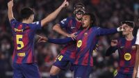 Koundé brilha, e Barcelona vence Frankfurt de virada na Champions League