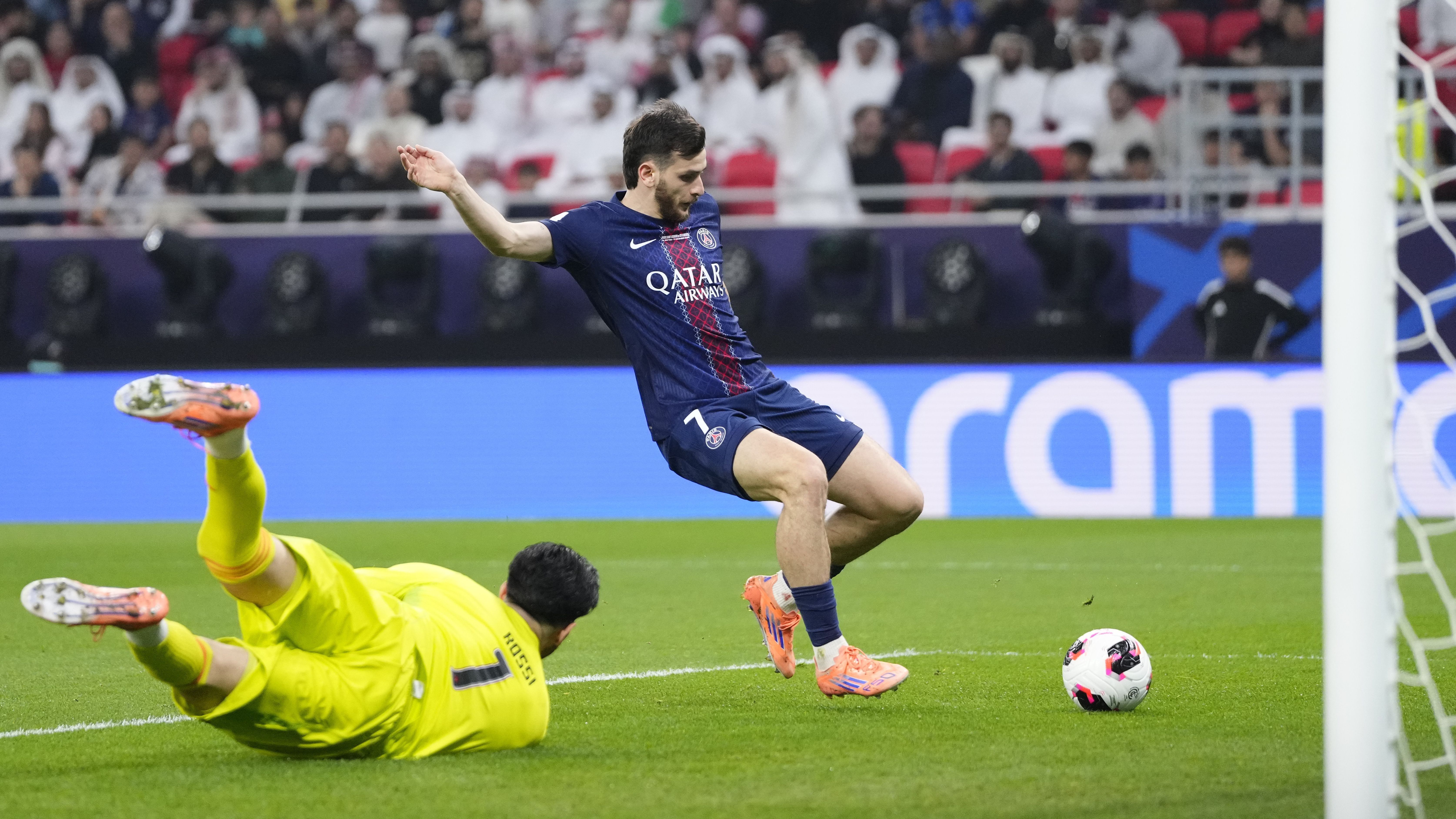 Khvicha Kvaratskhelia marcou para o PSG contra o Flamengo no Intercontinental