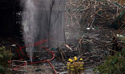 Incêndio em Hong Kong: Número de mortos vai a 151 e mais pessoas são presas
