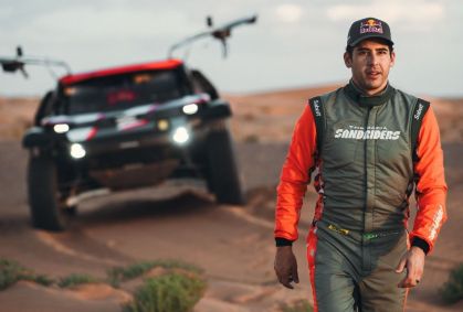Lucas Moraes é homenageado pela FIA após título mundial no Rally Raid
