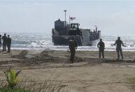 Sob tensão com a Venezuela, EUA enviam tropas e veículos a Porto Rico