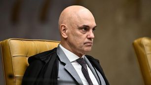 Moraes envia a Gilmar pedido de prisão domiciliar para Bolsonaro