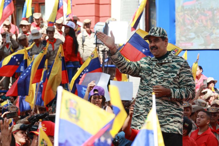 O presidente da Venezuela, Nicolás Maduro, participa de uma manifestação para comemorar o 22º aniversário da tentativa de golpe de Estado contra Hugo Chávez, em 13 de abril de 2024, em Caracas, Venezuela • Jesus Vargas/Getty Images