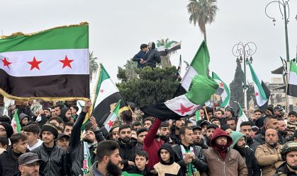 Há um ano: Relembre a queda de Bashar al-Assad na Síria