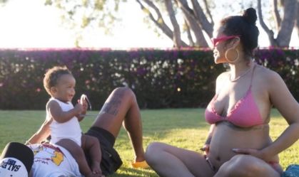 Rihanna celebra a independência de Barbados e posta fotos em família