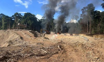Operação da PF contra garimpo destrói embarcações no Amapá