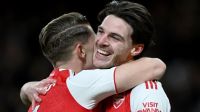 Com gol contra, Arsenal vence Brighton e mantém liderança da Premier League