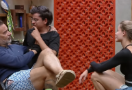 "A Fazenda": Dudu Camargo chora com eliminação de Toninho Tornado