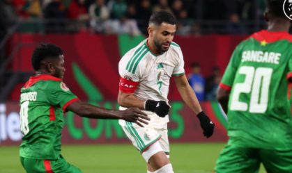 Com outro gol de Mahrez, Argélia vence Burkina Faso e passa de fase na CAN