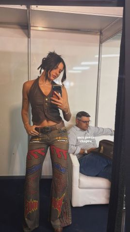 Ana Castela compartilha foto sem aliança após término com Zé Felipe • Instagram/Ana Castela