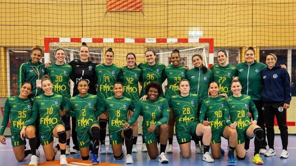 Equipe brasileira presente no Mundial Feminino de Handebol