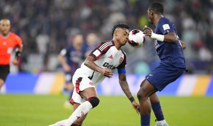 Atacante valoriza jogo do Flamengo com o PSG: "Jogamos de igual para igual"