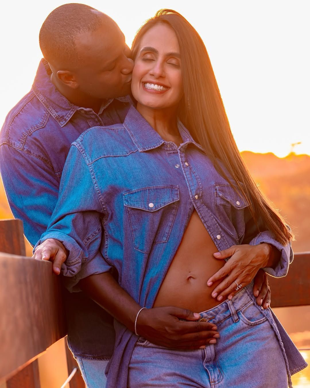 Carol Peixinho e Thiaguinho no anúncio do primeiro filho • Instagram/ Carol Peixinho
