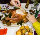 Como lidar com a ansiedade alimentar durante o Natal e Ano Novo