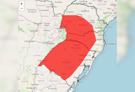 Forte ciclone gera alerta vermelho de chuva e ventos superiores a 100 km/h