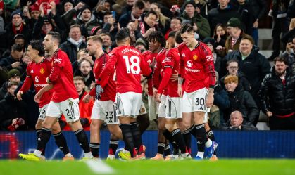 Em único jogo do Boxing Day, Manchester United bate Newcastle e cola no G4