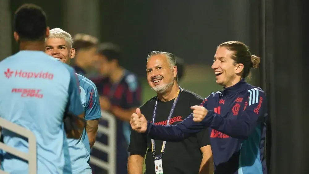 José Boto e Filipe Luís durante atividade do Flamengo em Doha, no Catar