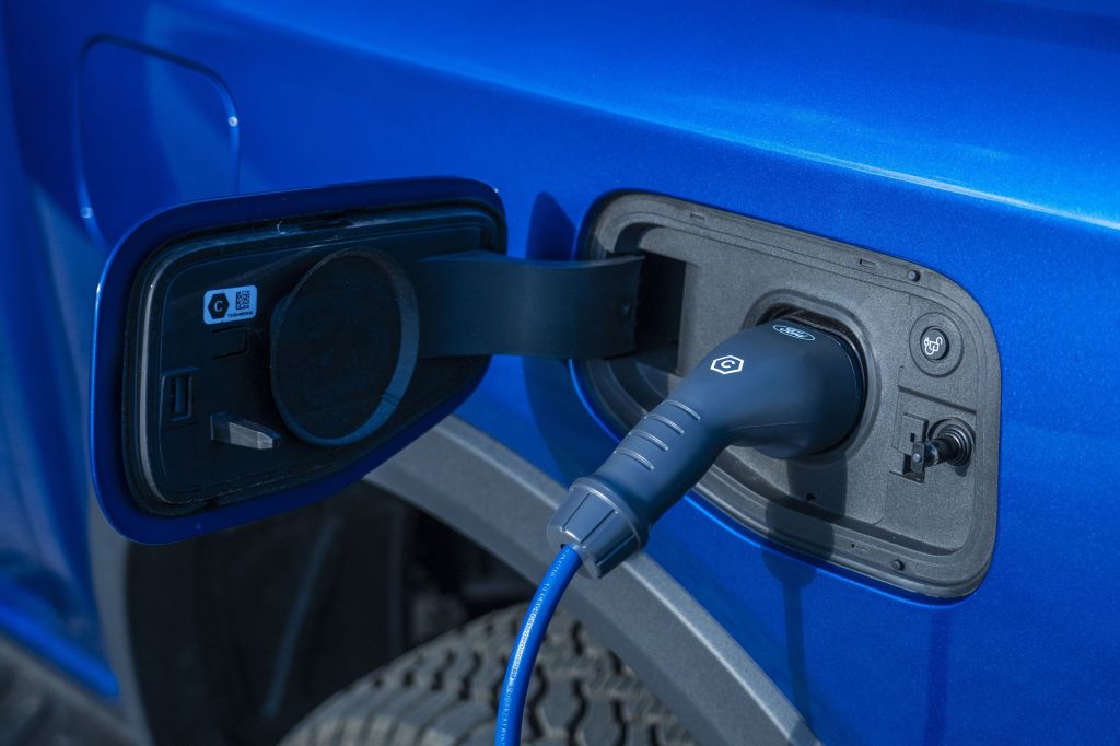 Ford Ranger PHEV: picape chegará flex no Brasil