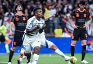 Corinthians x Cruzeiro: Arroyo marca duas vezes e vira o confronto; veja