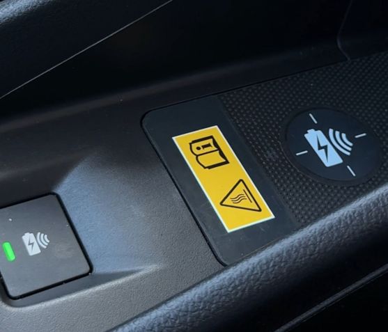 Carregador por indução • Rodrigo Barros/CNN