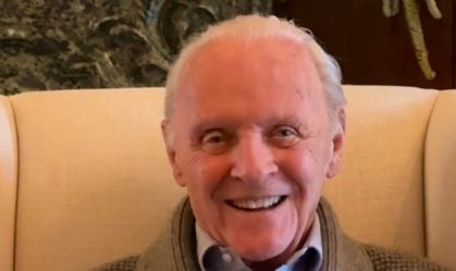 Anthony Hopkings fala sobre "escolher a vida" ao completar 50 anos sóbrio