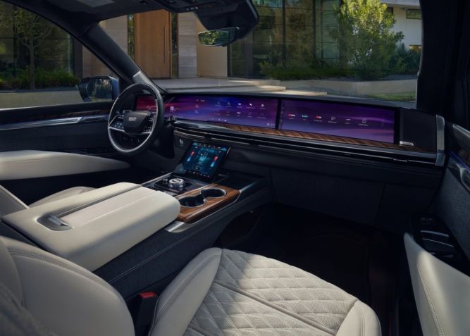 interior-escalade "Me mimei": Ludmilla exibe Cadillac Escalade de mais de R$ 2 milhões nas redes sociais