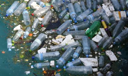 Lixo contaminou gravemente quase metade dos ambientes aquáticos do mundo
