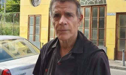 Ator Mário Gomes, ex-Globo, pede pix após sofrer assalto em casa