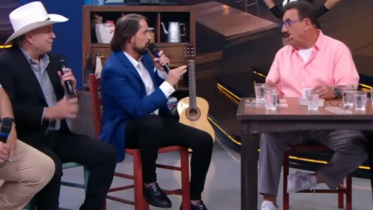 A dupla Maurício e Mauri no "Programa do Ratinho" da última sexta-feira (5) • Reprodução/SBT