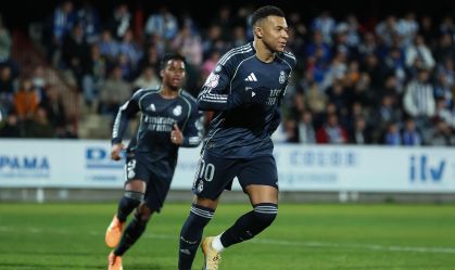 Mbappé marca duas vezes, Real Madrid vence e vai às oitavas da Copa do Rei