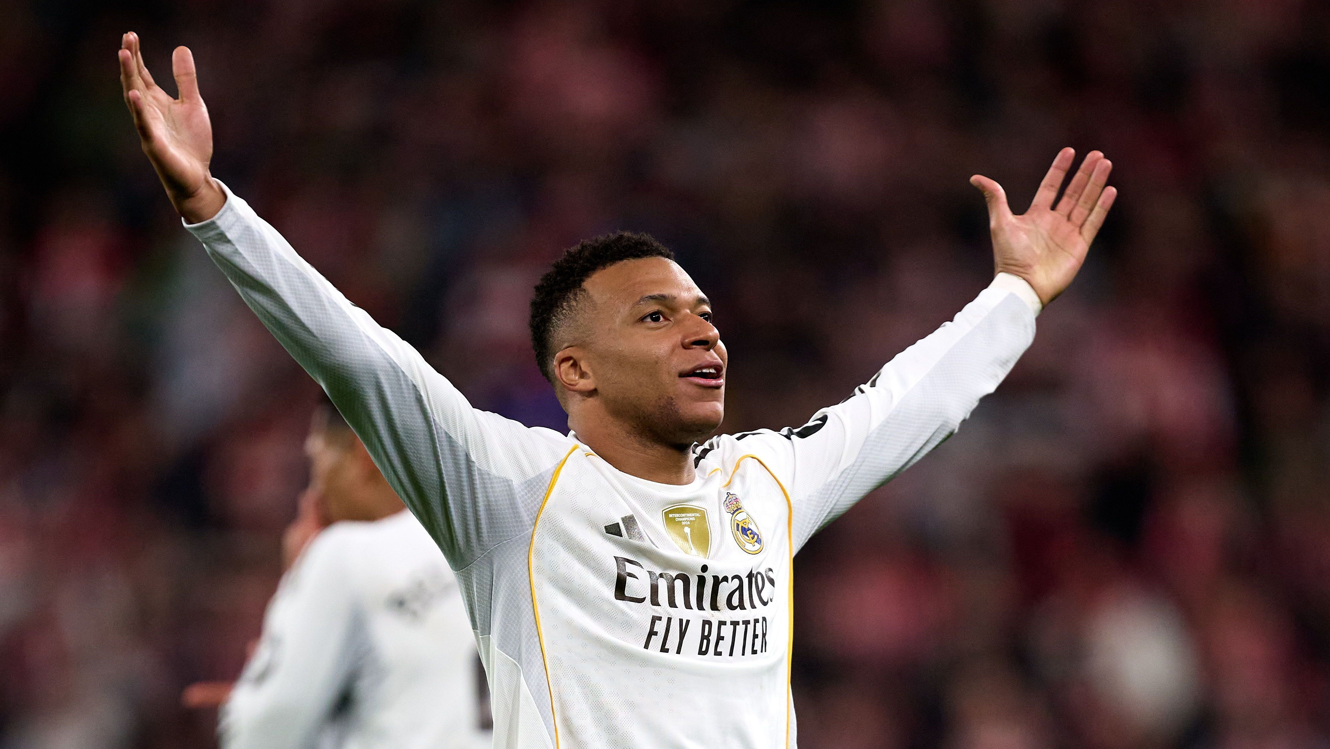 Real Madrid: Mbappé cita Cristiano Ronaldo e Di Stéfano ao rebater