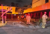 Acidente entre ônibus de turismo e dois carros deixa 14 feridos