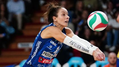 Monica De Gennaro em ação pela seleção italiana de vôlei