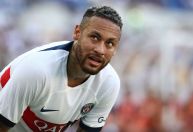 Neymar faz necessidades de porta aberta, diz ex-goleiro do PSG